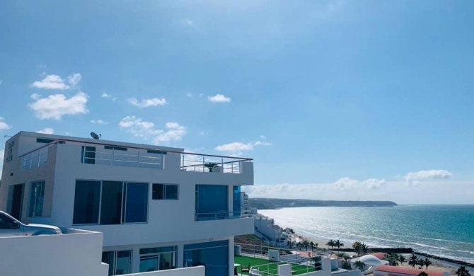 Exclusivo Penthouse frente al mar con acceso a la playa - Club Privado en Manta