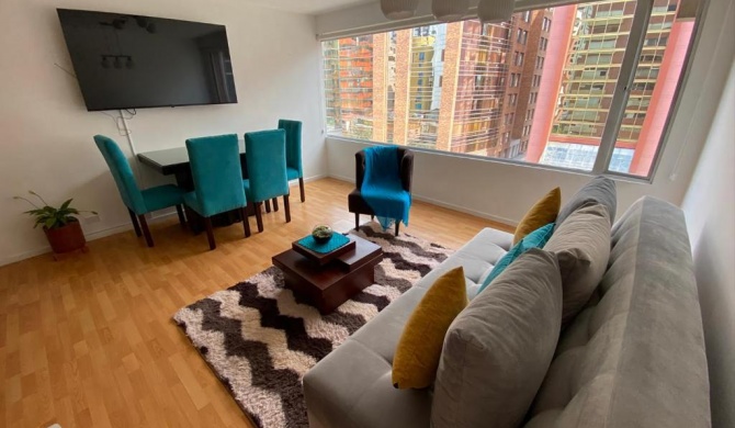 República del Salvador Quito 1-bedroom condo with parking and Netflix