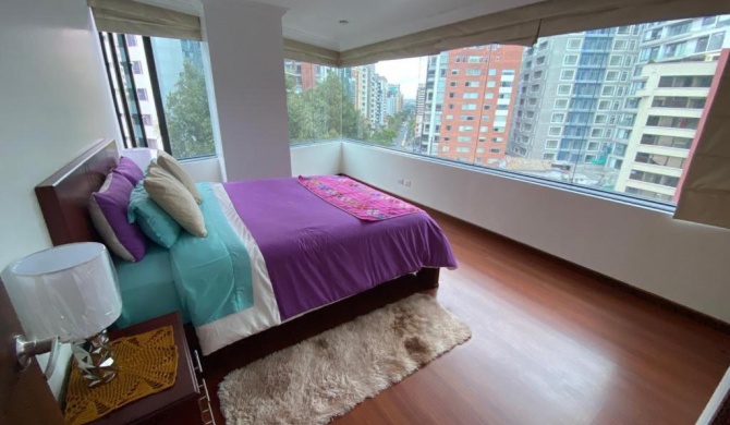 República Salvador Quito 2-bedroom condo with parking and beautiful view